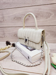 حقيبة كتف مبطنة فاخرة للنساء من THE LUXE CARRY بتصميم أنيق 